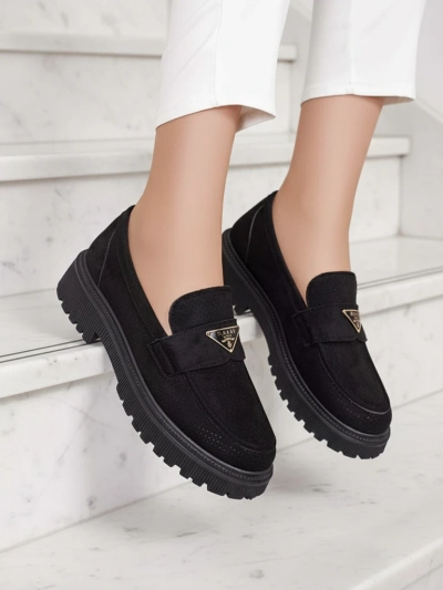 Élégantes Chaussures pour Femmes Nera en Cuir Écologique