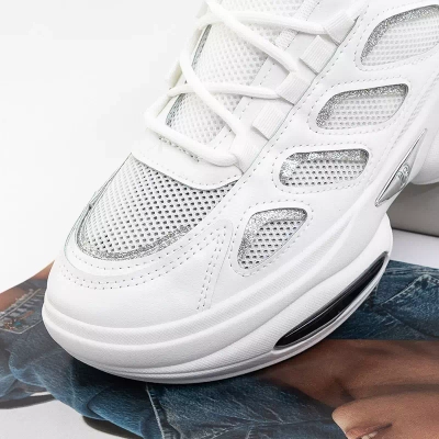 OUTLET Chaussures de sport femme blanches sur semelle épaisse Warina - Sporty