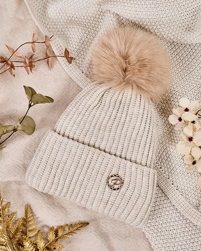 Chapeau isolé pour femmes de Royalfashion avec pompon