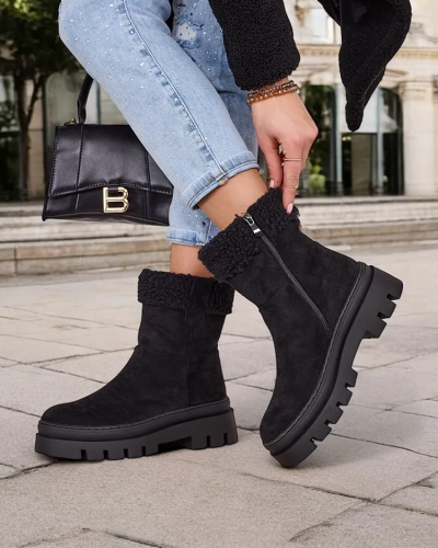 Bottes pour femmes en suédine écologique avec fourrure de la marque Royalfashion Ippoli