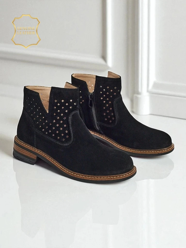 Bottines Aurelia Nero en daim ajourées pour femmes talon plat 3cm