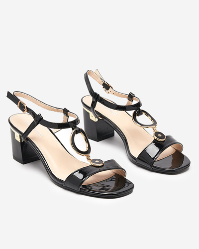 Sandales laquées noires pour femme sur le post Ikkas-Footwear