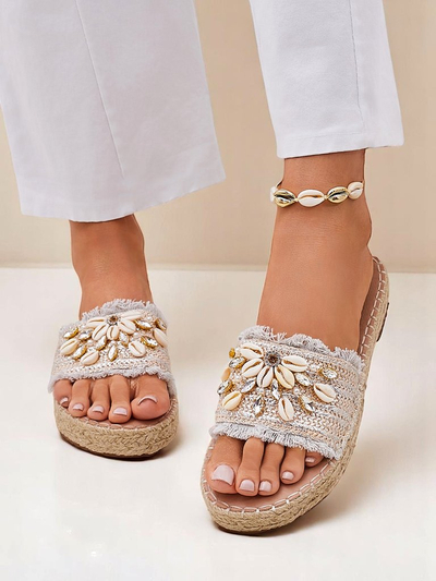 Sandales pour femmes Perseida Royalfashion argentées avec des coquillages sur une semelle plate