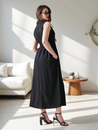Robe sans manches Royalfashion pour femmes avec un décolleté croisé Bizness