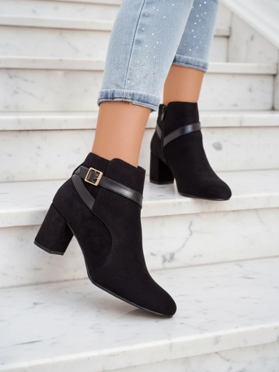 Bottes pour femmes Royalfashion sur un poteau Eloron