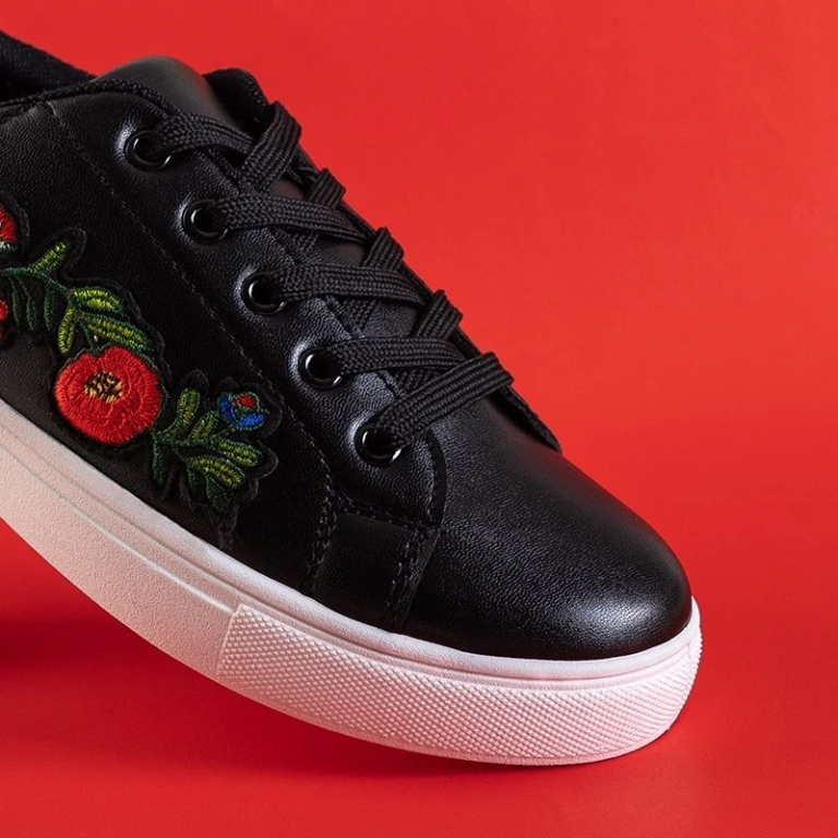 OUTLET Chaussures de sport pour femmes noires avec broderie Monja - Footwear