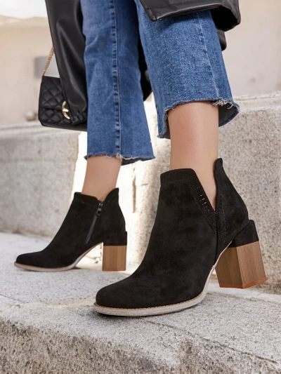 Les bottines pour femmes Royalfashion sur un poteau Vettot