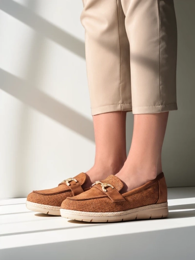Royalfashion Chaussures basses pour femmes avec une décoration sur le bout