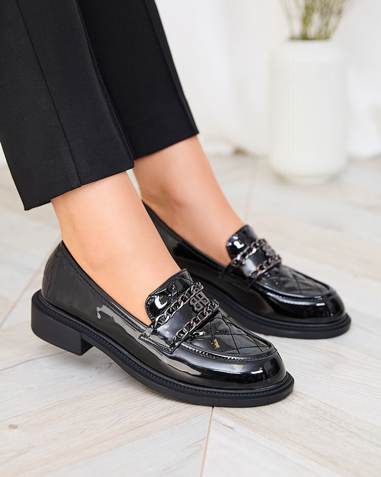 Royalfashion Mocassins noirs laqués avec nez matelassé Kusanna