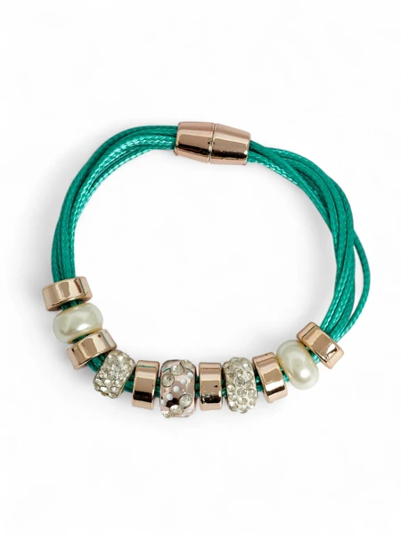 Bracelet pour femmes avec perles et zircons