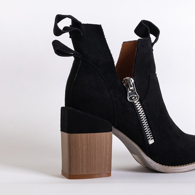 Bottes noires pour femmes sur un montant carré Darera - Chaussures
