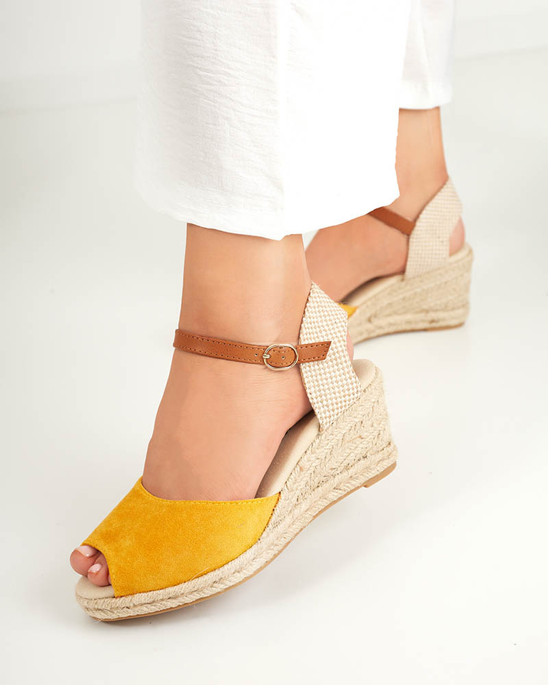 OUTLET Sandales femme jaunes a'la espadrilles compensées Nexi - Chaussures