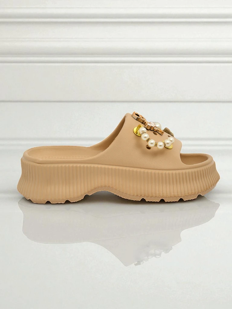 Royalfashion Sandales en caoutchouc pour femmes avec ornements Slash Glam