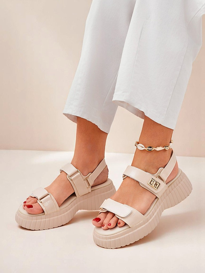 Royalfashion Sandales pour femmes sur une semelle épaisse Aganda