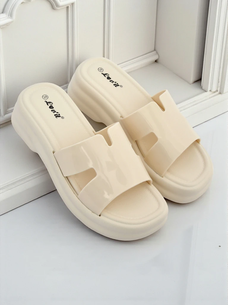 Royalfashion Sandales pour femmes à semelle épaisse Nova Gloss