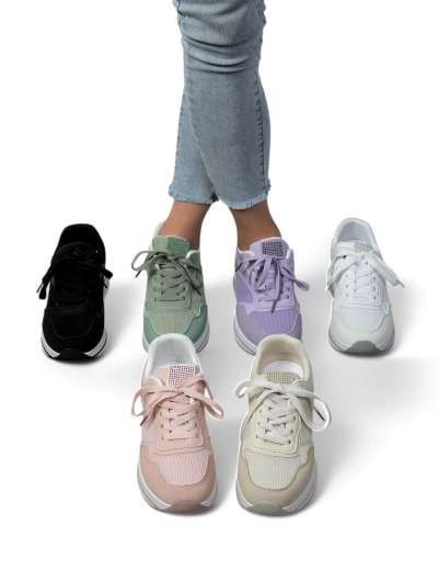 Sneakers de sport pour femmes Royalfashion sur une plateforme Revided