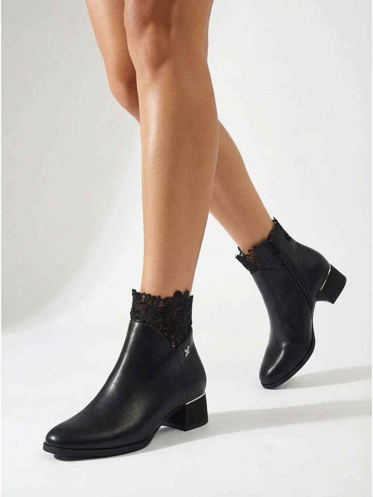 Bottines pour femmes en cuir écologique avec dentelle Velmi
