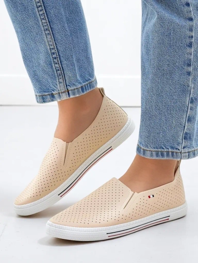 Royalfashion Chaussures femme à enfiler perforées Vielles