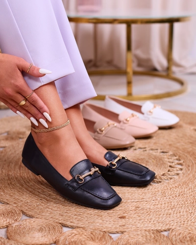 Royalfashion Mocassins pour femmes noirs avec ornements dorés Olerika