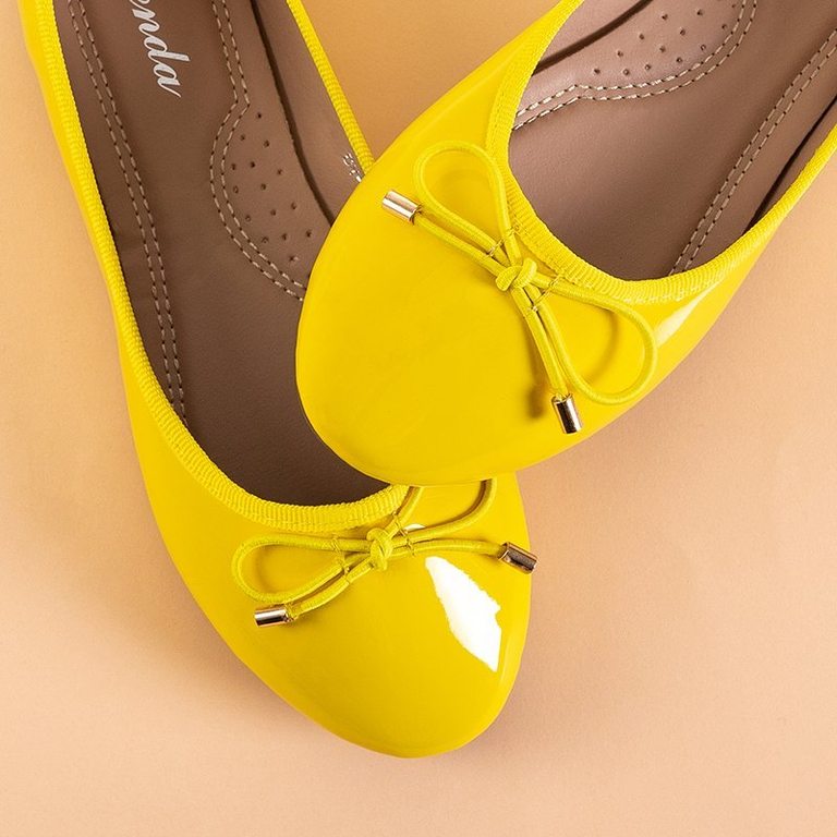 OUTLET Ballerines vernies vernies jaune pour femmes Suzzi - Chaussures
