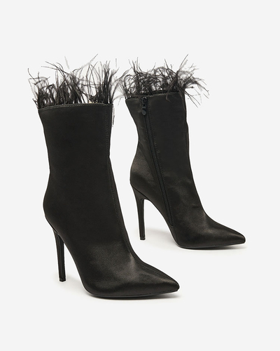 Royalfashion Bottes à plumes pour femmes noires Wenelika
