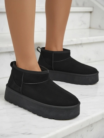 Royalfashion Bottes de neige a'la à plateforme pour femme en noir Dagodo