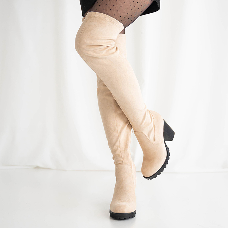 Cuissardes femme beiges sur le poste de Shevao - Chaussures