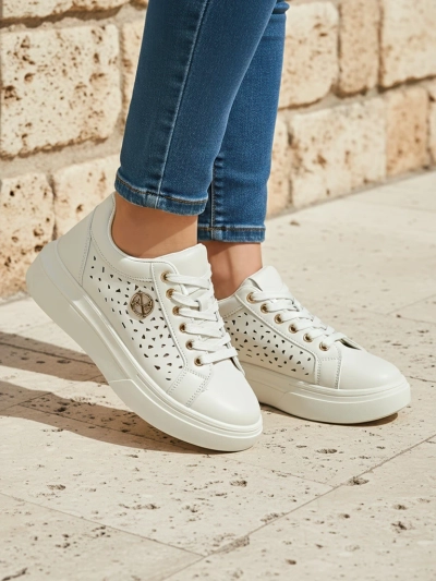 Baskets pour femmes Callista beige cuir écologique printemps talon plat