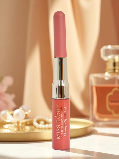 Rouge à lèvres liquide et crayon à lèvres 2-en-1 Mousse à la Fraise