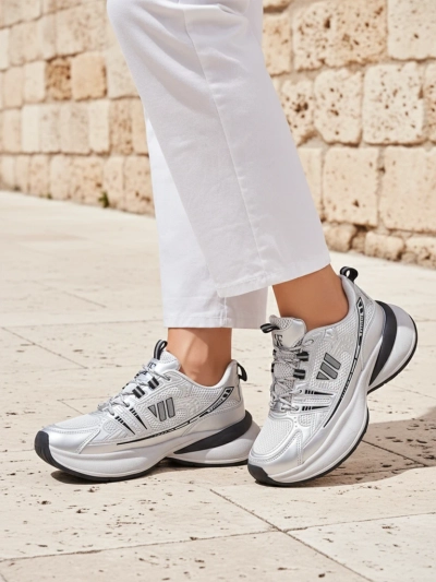 Sneakers sportives Royalfashion pour femmes sur une semelle plus épaisse Roality