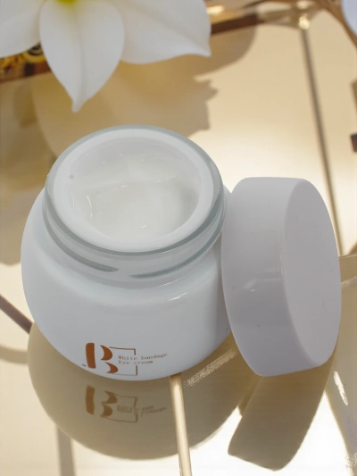 Luxelux White Bandage Crème hydratante pour les yeux au rétinol
