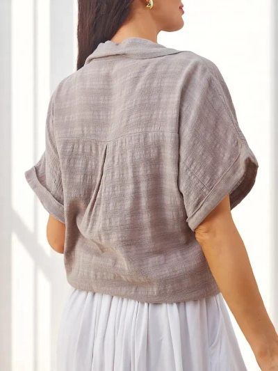 Chemise en coton pour femmes Royalfashion avec gaufrage et manches courtes