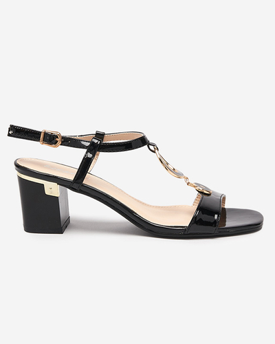 Sandales laquées noires pour femme sur le post Ikkas-Footwear