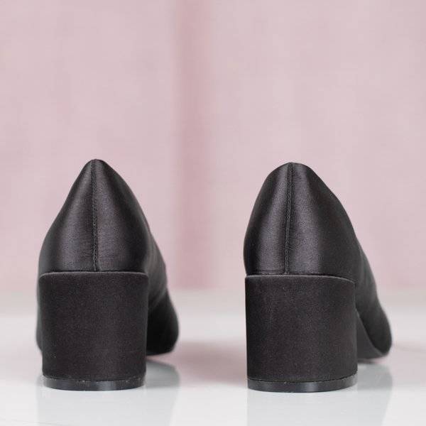OUTLET Escarpins en satin noir sur tige basse Samira - Footwear