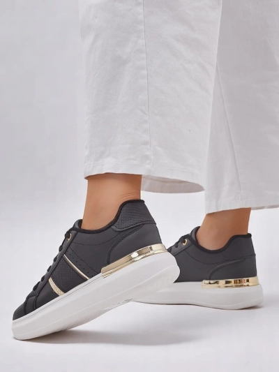 Royalfashion Baskets de sport pour femmes sur une semelle plus épaisse Montanas