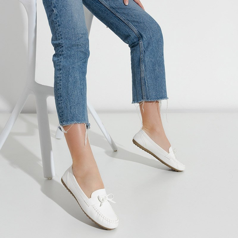 Mocassins blancs pour femmes avec nœud Letisa - Footwear