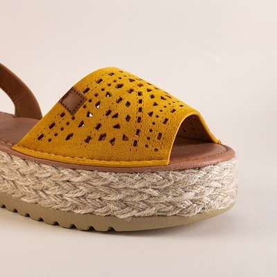 OUTLET Sandales ajourées femme moutarde sur la plateforme Pieqa - Footwear