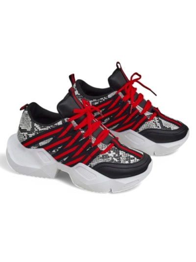Baskets de sport Royalfashion pour femmes sur une semelle plus épaisse Ivvert