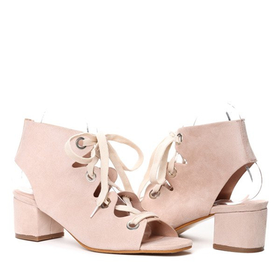 Beżowe sandały z cholewkami - Obuwie