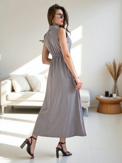 Robe sans manches Royalfashion pour femmes avec un décolleté croisé Bizness