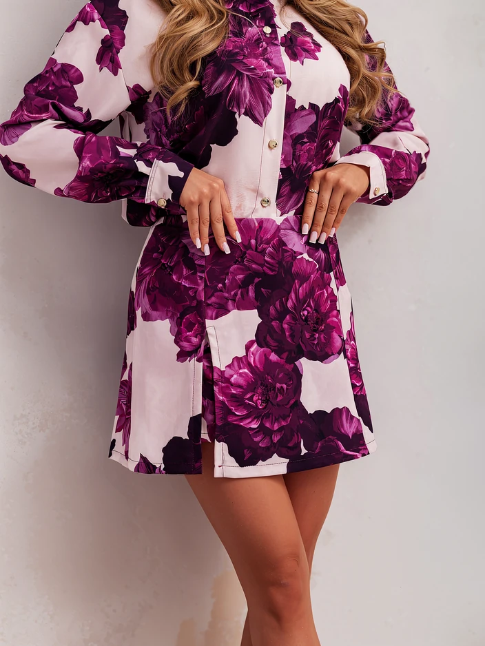 Ensemble floral Royalfashion pour femmes avec un blazer noué et des shorts