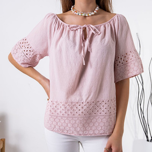 Blouse femme rose clair avec broderie ajourée - Vêtements