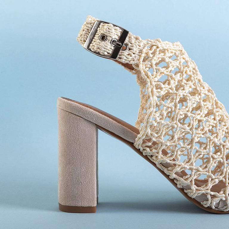 Sandales ajourées pour femmes beiges sur le poste Bettina - Chaussures