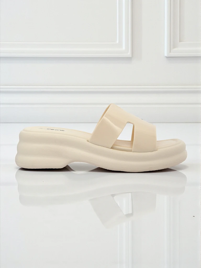 Royalfashion Sandales pour femmes à semelle épaisse Nova Gloss