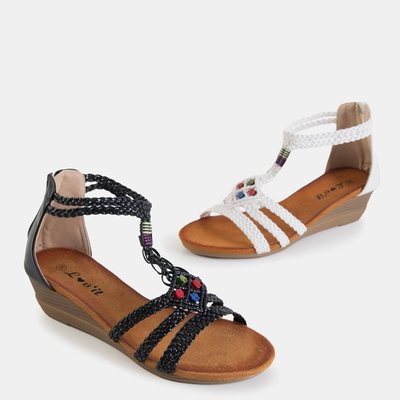 Sandales noires pour femmes sur un talon bas Nastiska - Chaussures