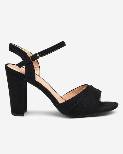 OUTLET Sandales pour femmes sur un poteau en noir Garroti - Chaussures