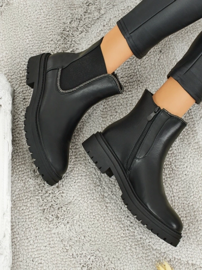 Bottines en cuir écologique avec zircons Novira