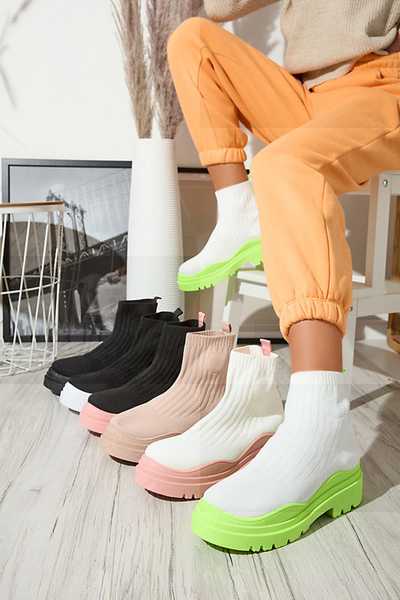 Bottines pour femmes sur semelle épaisse en blanc et rose Korlic-Shoes