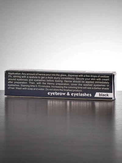 Poudre noire de henné pour sourcils et cils