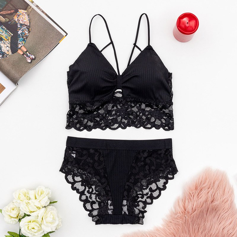 Ensemble lingerie femme noire avec dentelle - Sous-vêtements